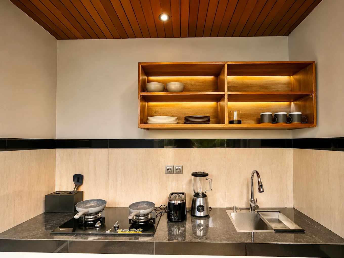 Laras's Guesthouse near Ubud — about